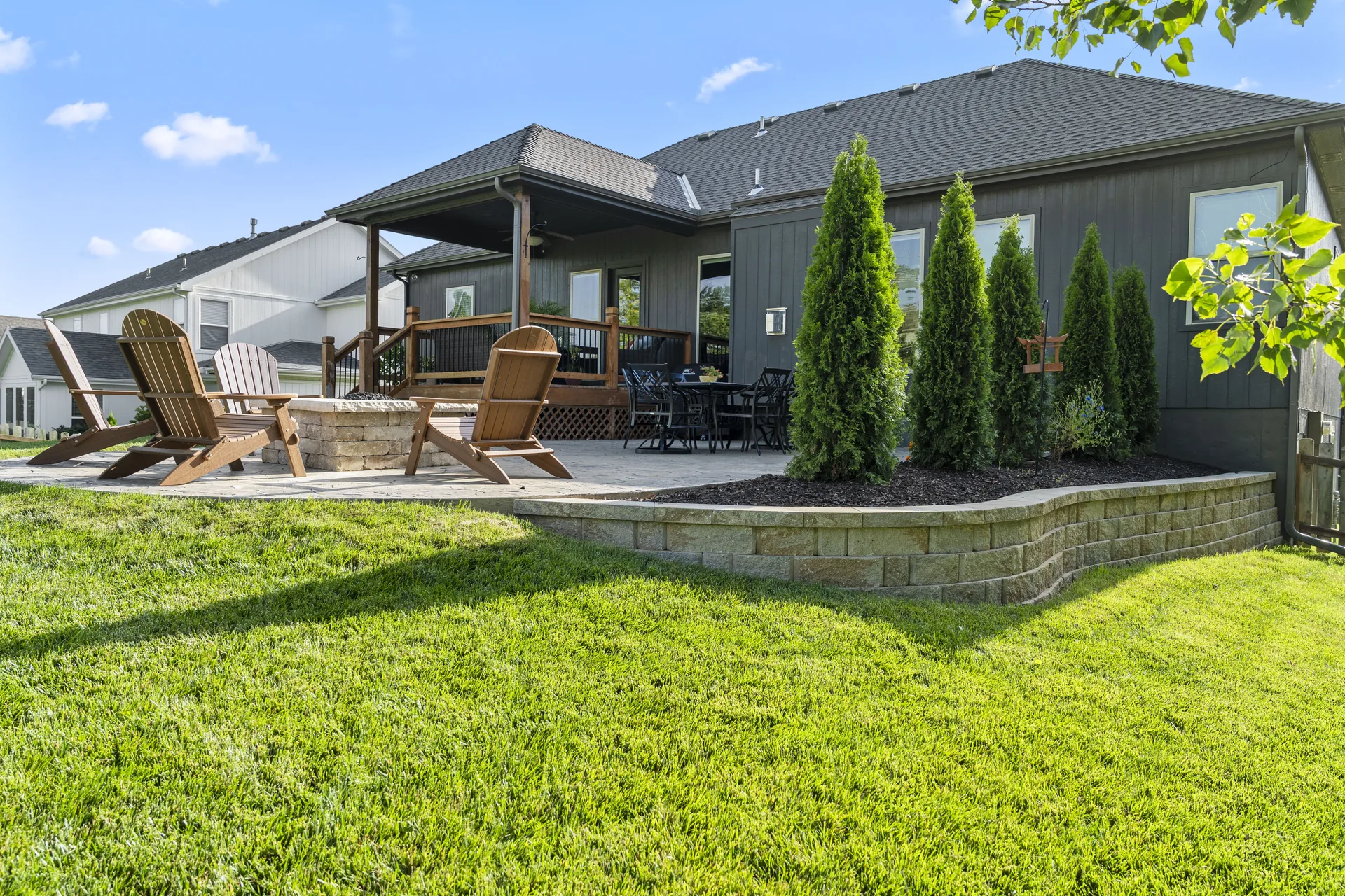 Side view of the raised planting edge beside the covered deck