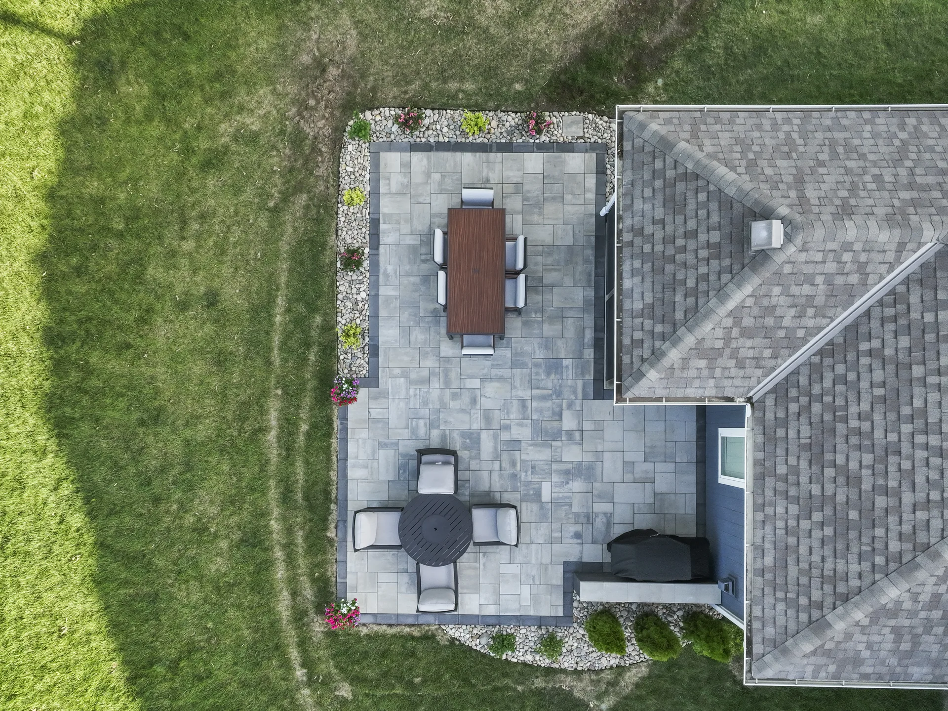 Top-down view of the patio furniture layout