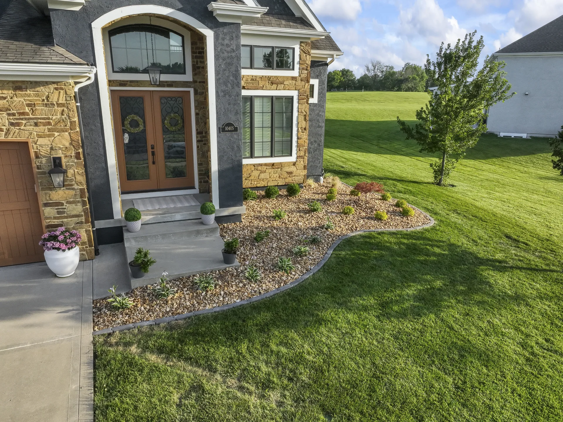 Aerial view of the curved front-entry planting bed
