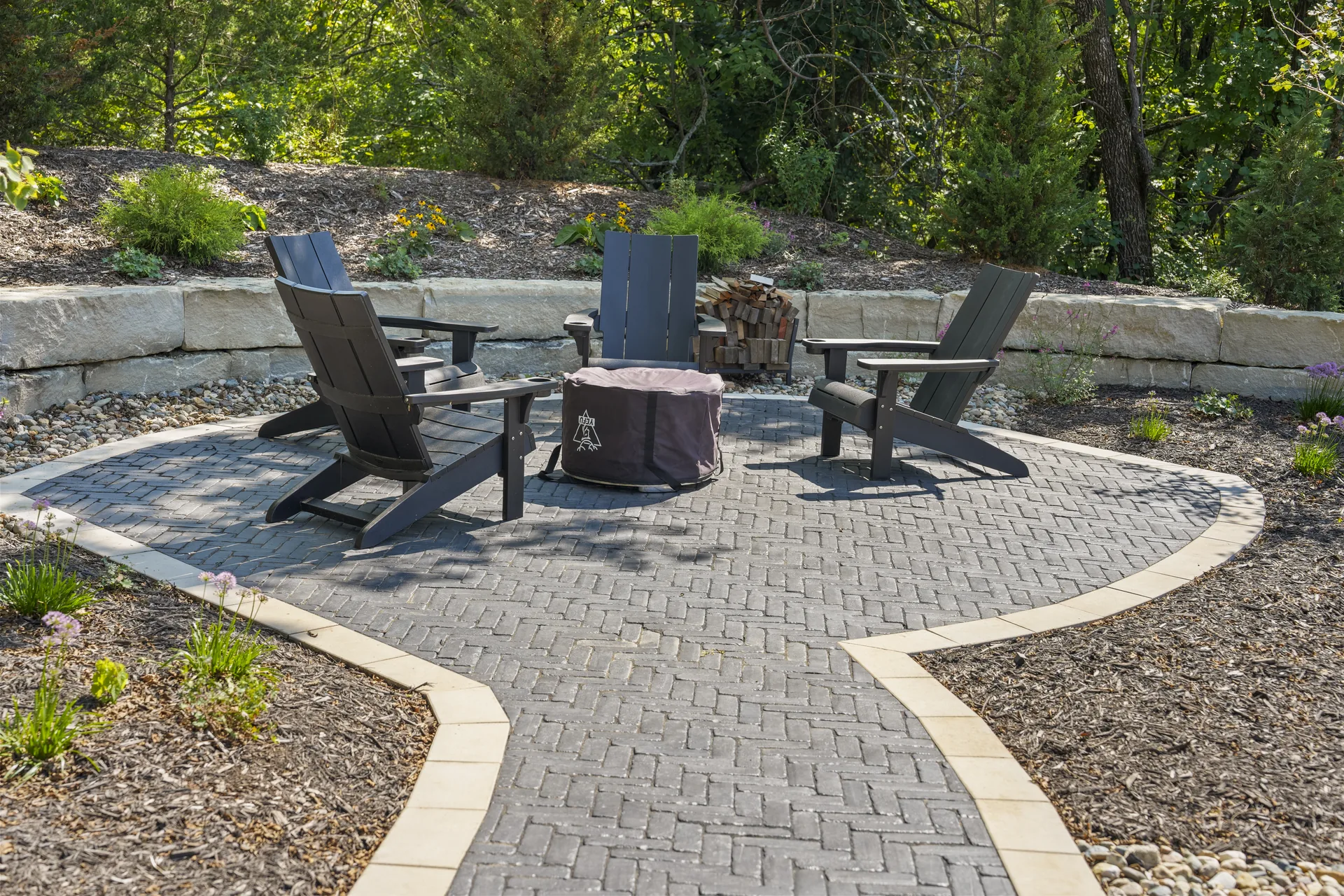 Close view of the curved paver patio edge